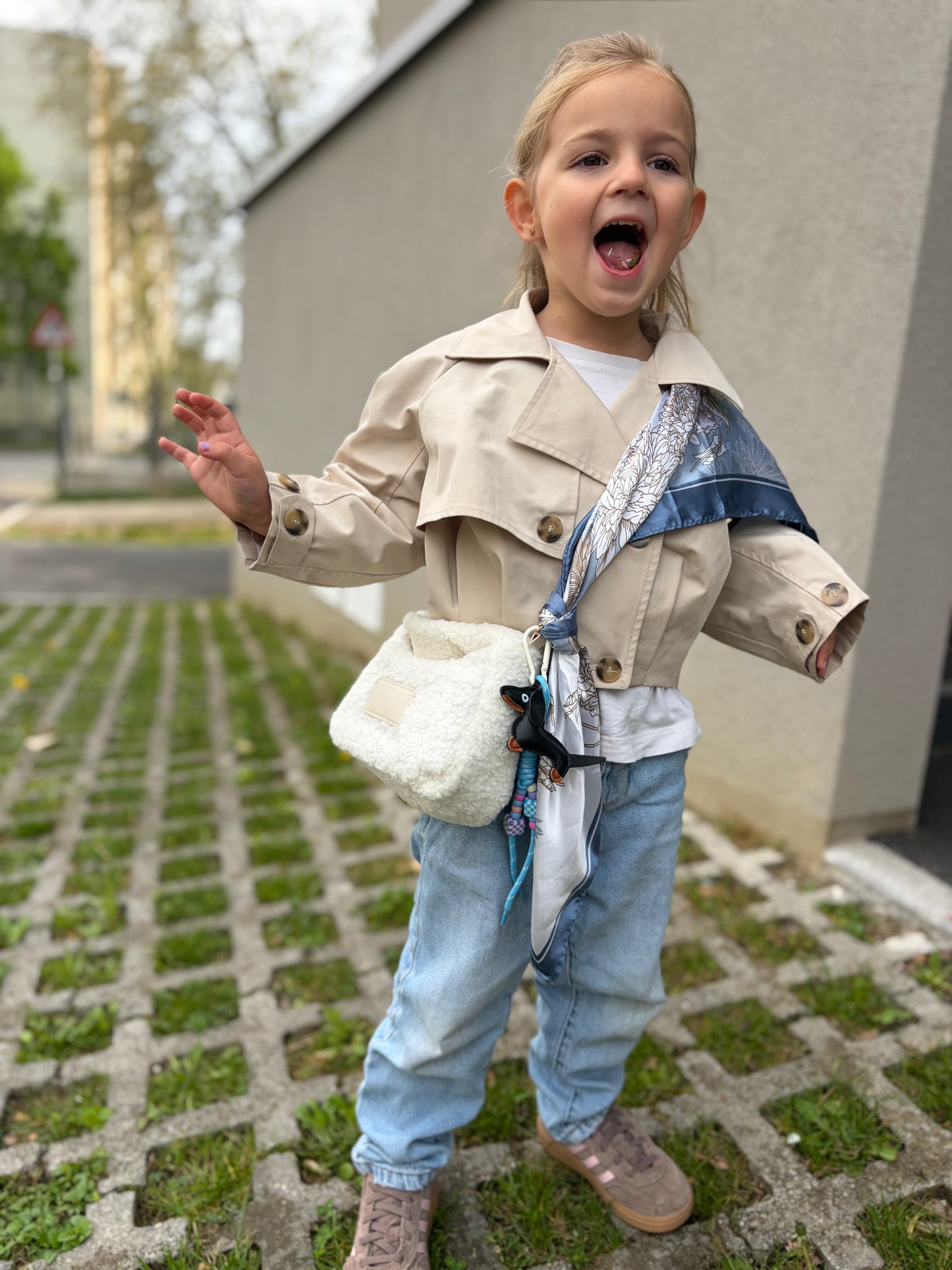 ZOLU Mini Teddy Bag mit Tuch & Charm – Unikat für Kids